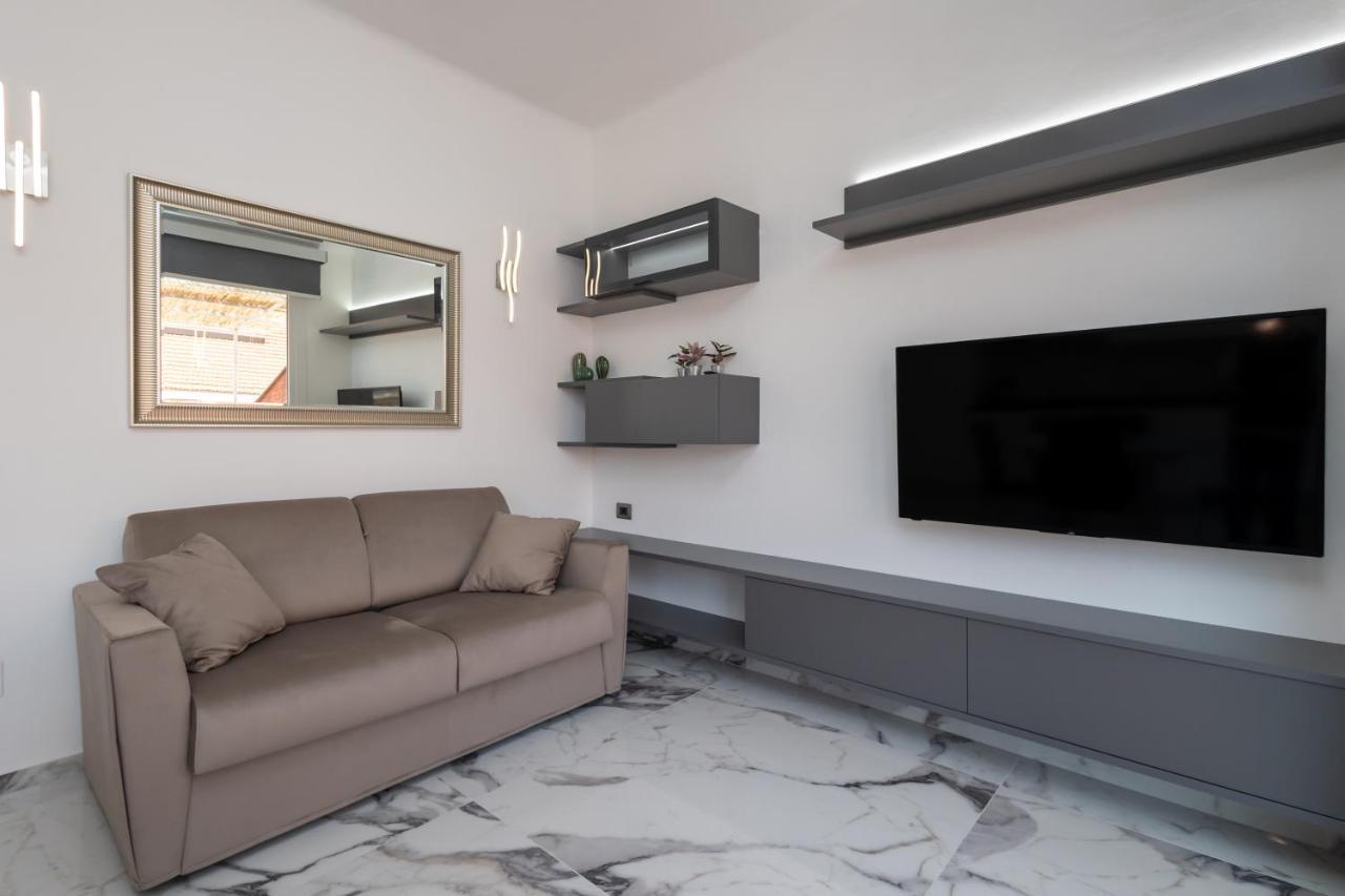 Casa Vacanza " La Rosa " Imperia Liguria Exterior foto